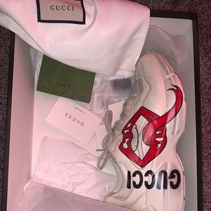 Men's Gucci Rhyton sneaker with mouth print